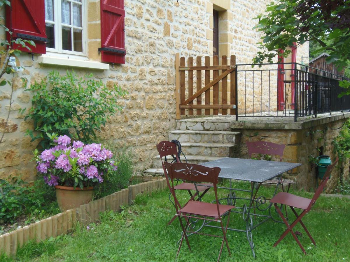 La Chabotine Bed & Breakfast Allas-Les-Mines Exterior photo